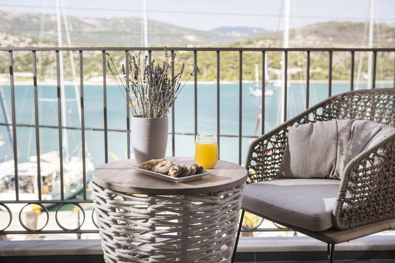 Argostoli Marina Suites Bagian luar foto